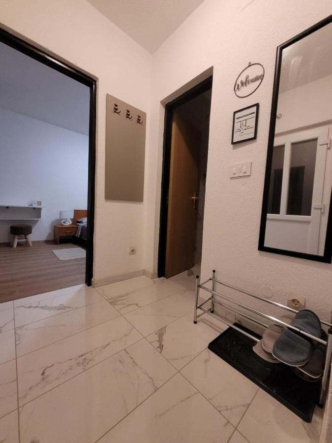 Ferienwohnung Kod Dide - Entry With Pin 0-24H Slavonski Brod Exterior foto