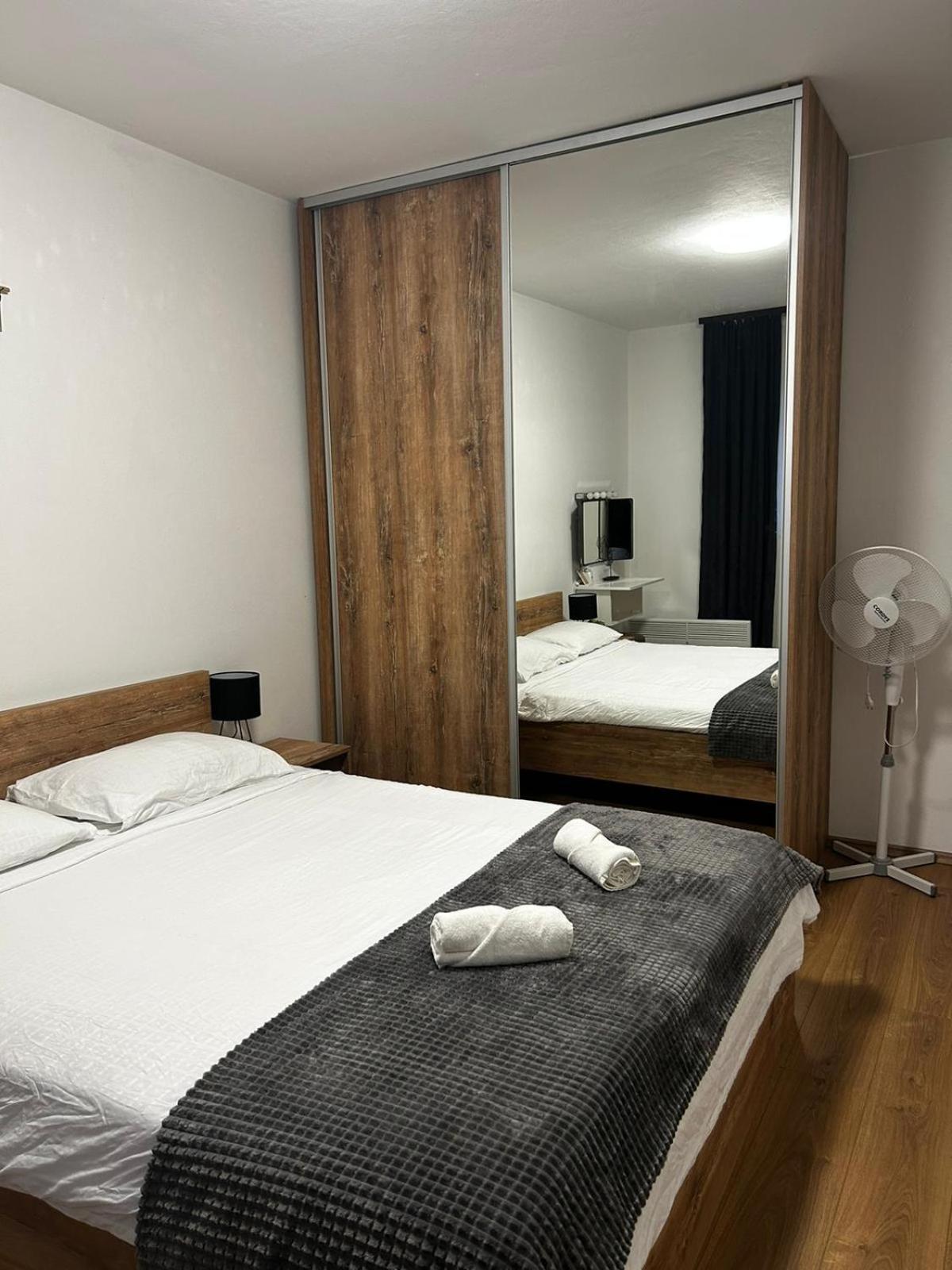 Ferienwohnung Kod Dide - Entry With Pin 0-24H Slavonski Brod Exterior foto