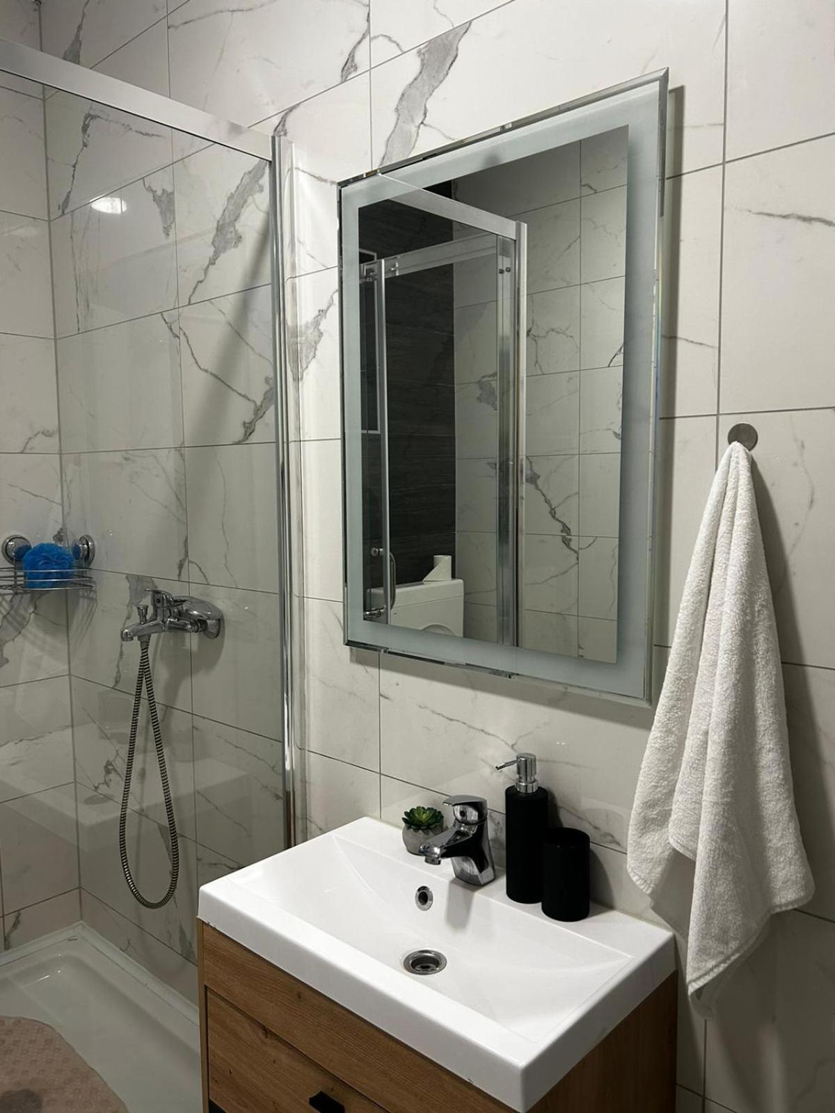 Ferienwohnung Kod Dide - Entry With Pin 0-24H Slavonski Brod Exterior foto