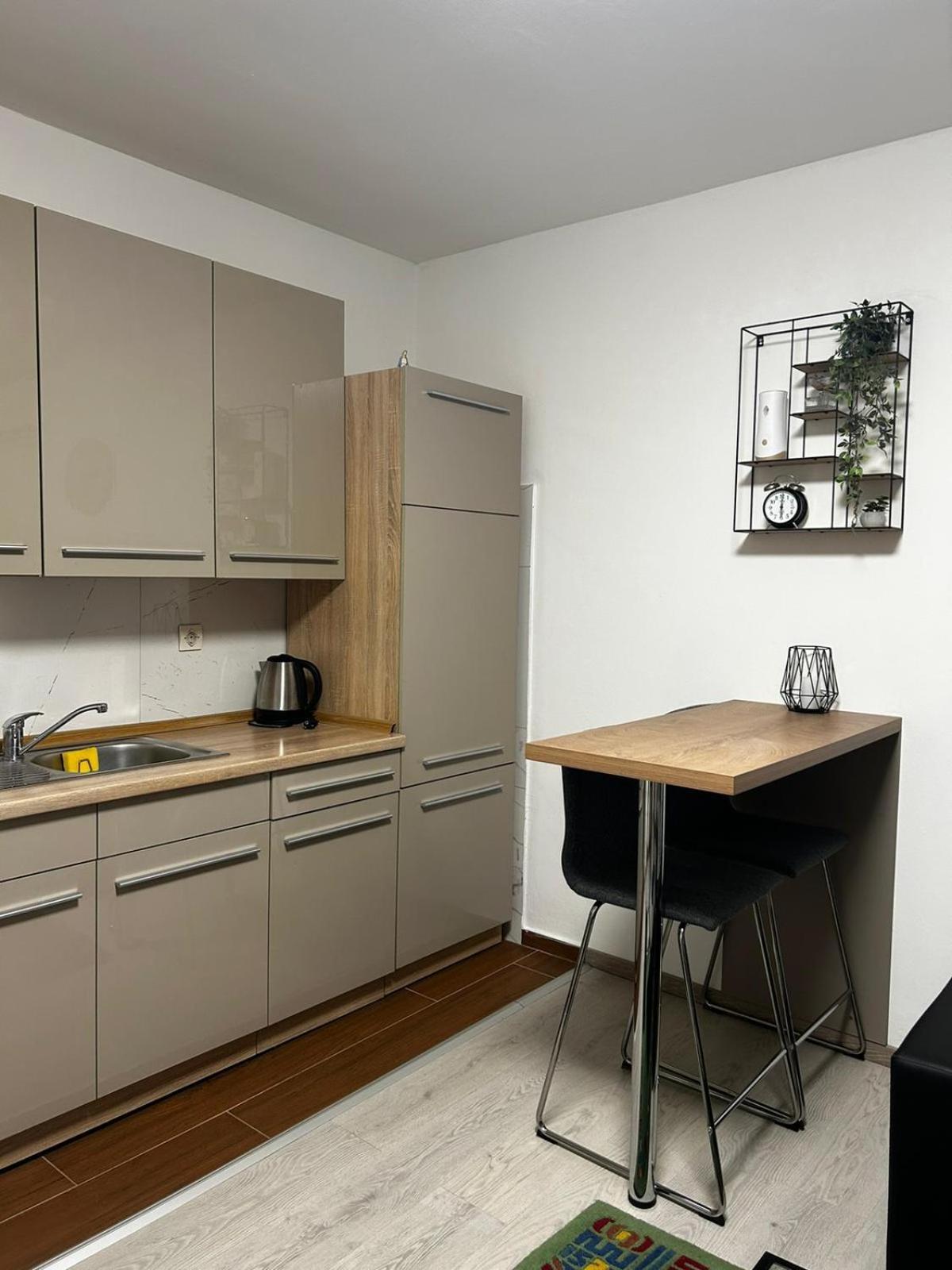 Ferienwohnung Kod Dide - Entry With Pin 0-24H Slavonski Brod Exterior foto