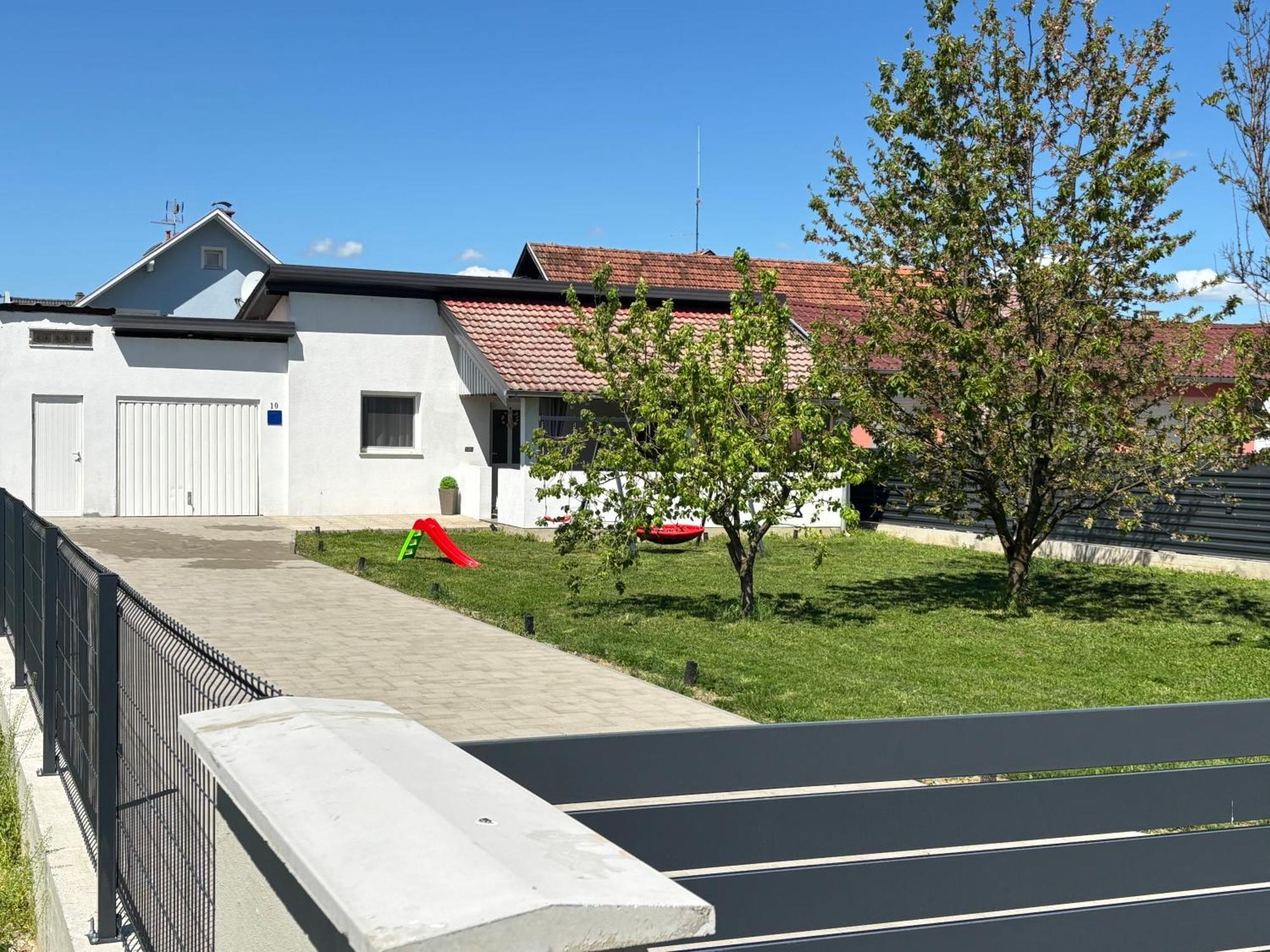 Ferienwohnung Kod Dide - Entry With Pin 0-24H Slavonski Brod Exterior foto