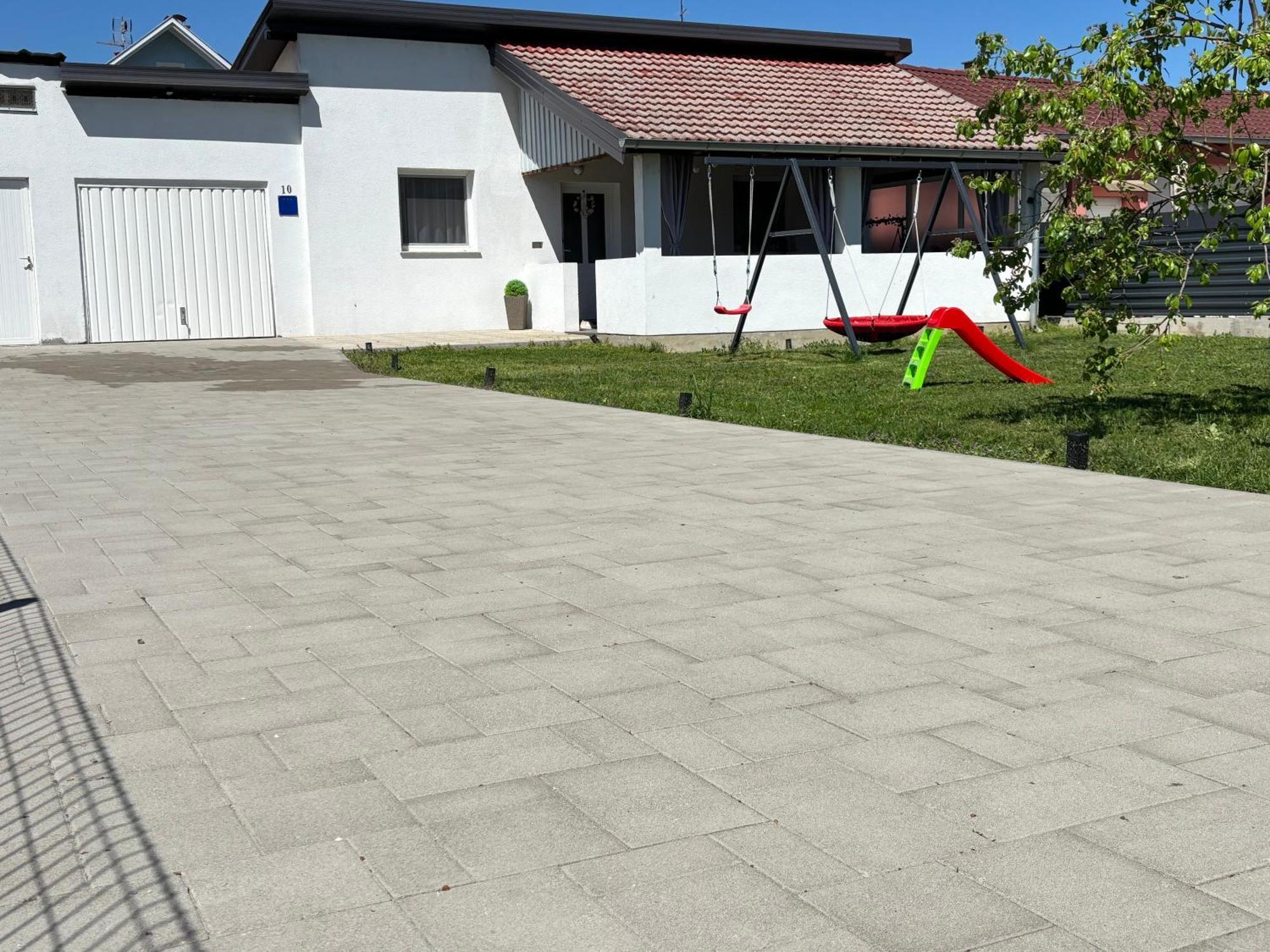 Ferienwohnung Kod Dide - Entry With Pin 0-24H Slavonski Brod Exterior foto